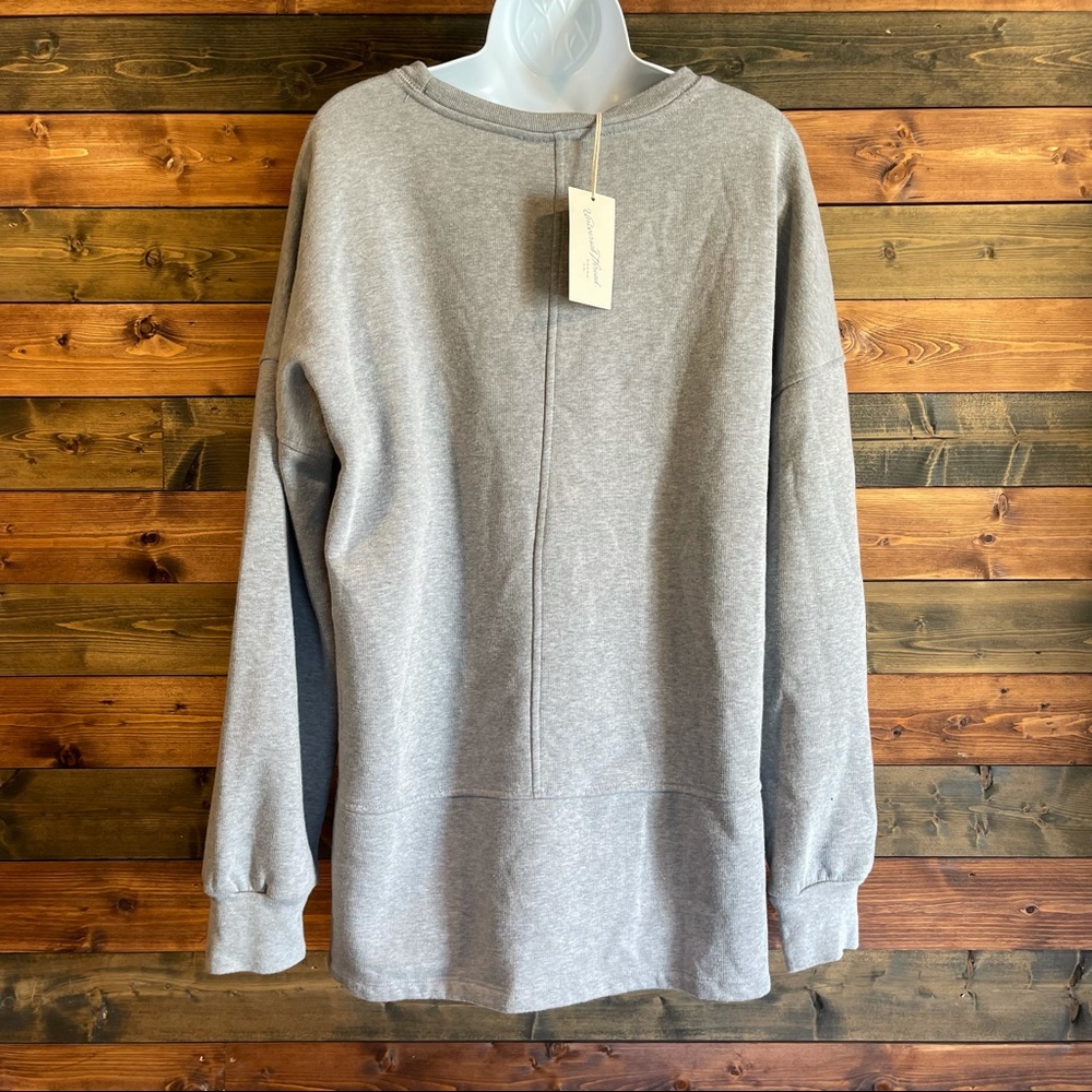 Universal Thread Oversized Sweater - Picture 4 of 4